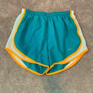 Nike Women’s Tempo Running Shorts in Size Small. Color: Teal and Orange